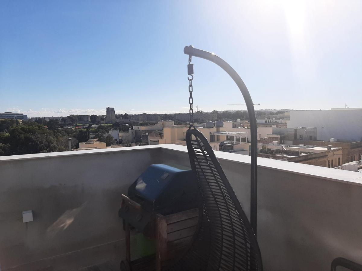 Town Pent House Appartement Luqa Buitenkant foto