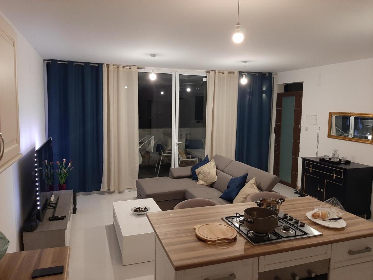 Town Pent House Appartement Luqa Buitenkant foto