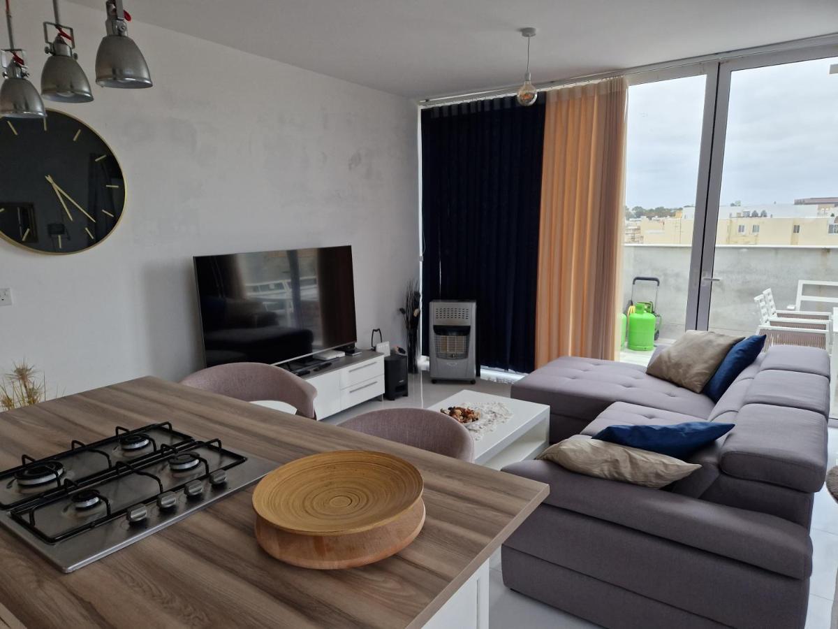Town Pent House Appartement Luqa Buitenkant foto