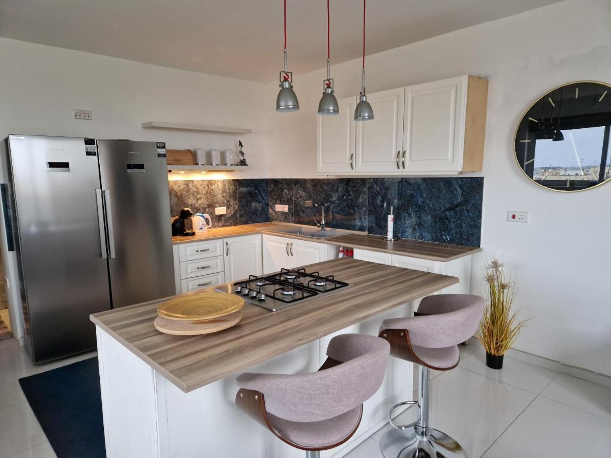 Town Pent House Appartement Luqa Buitenkant foto