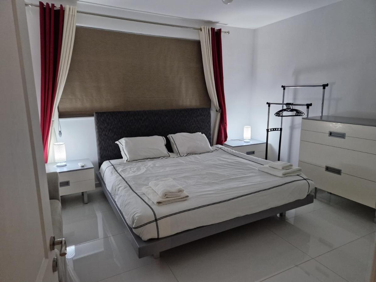 Town Pent House Appartement Luqa Buitenkant foto